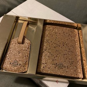 🎃Coach Passport Holder + Luggage Tag👻